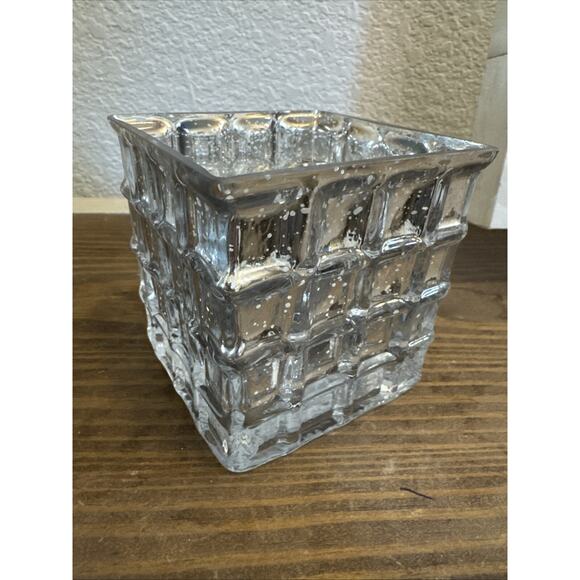 Diamond Star 57057 4x 4 x 4 in. Square Glass Candle Holder Silver - Picture 3 of 5